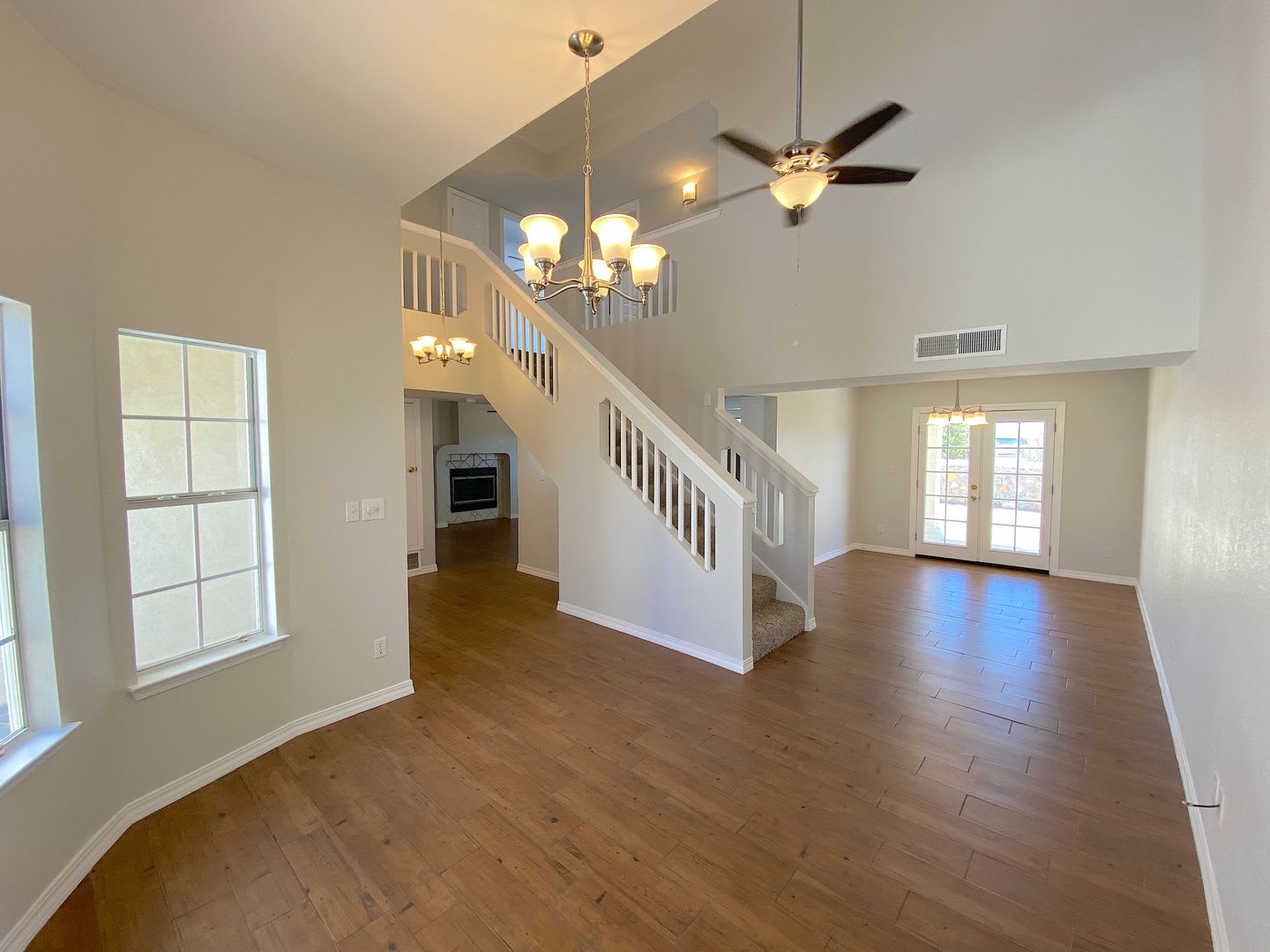 Beautiful North Hills Refrig A/C Home with Pool! – photo 5