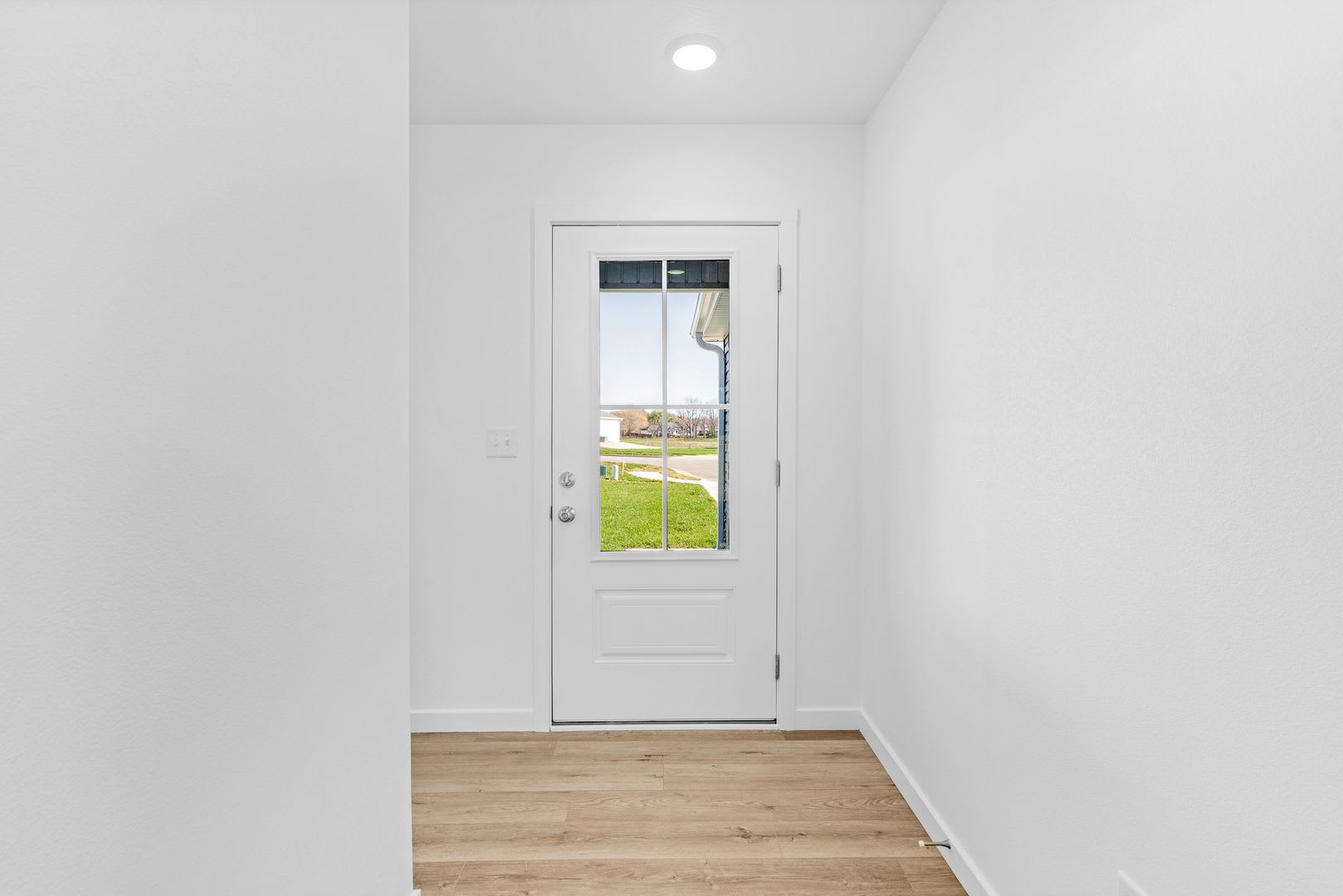 Nearly NEW home in Willard! – photo 5