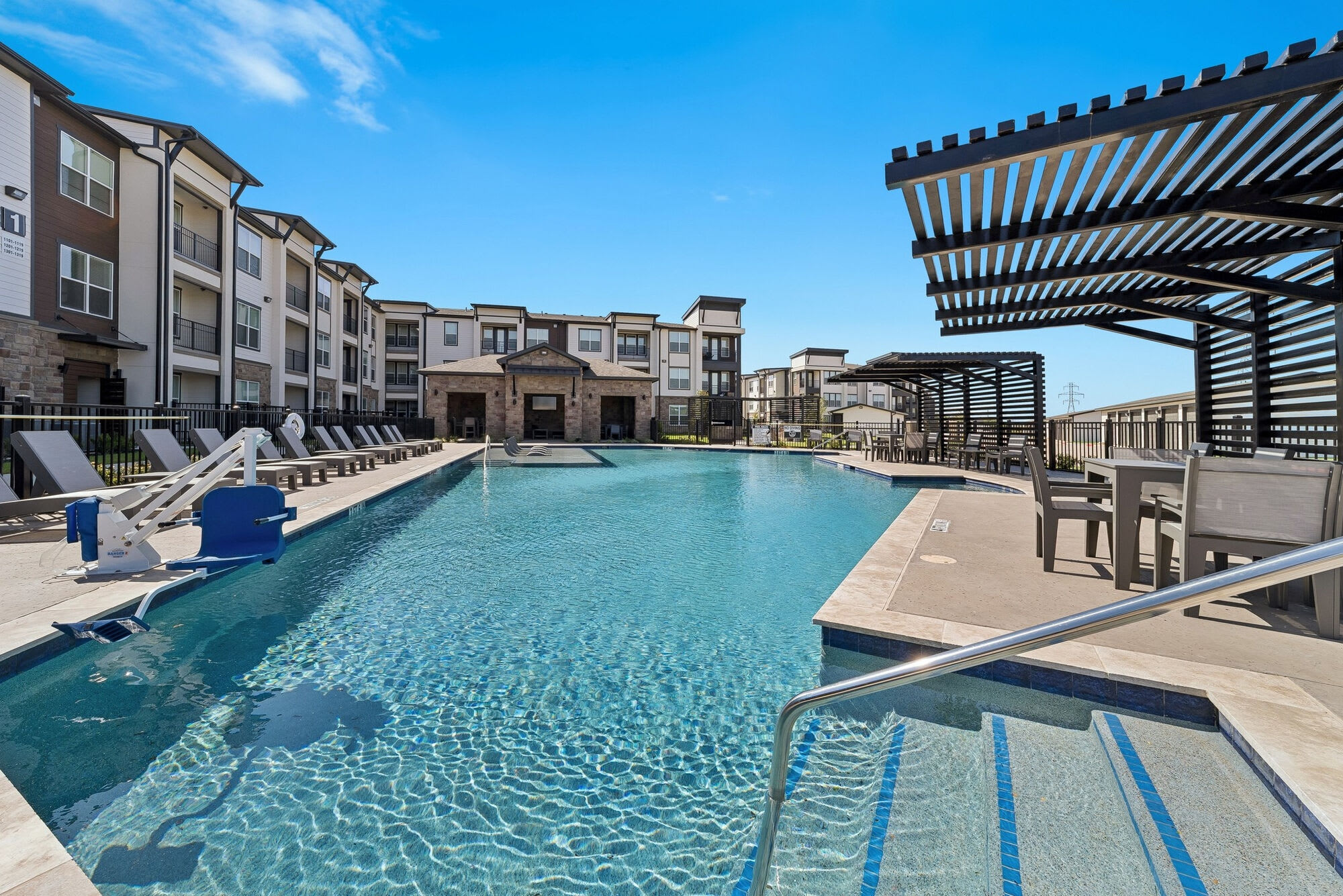 NorthPark Apartments – photo 1
