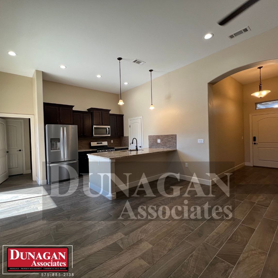Newer Build-3 Bedroom, 2 Bath Home, Water Paid! – photo 3