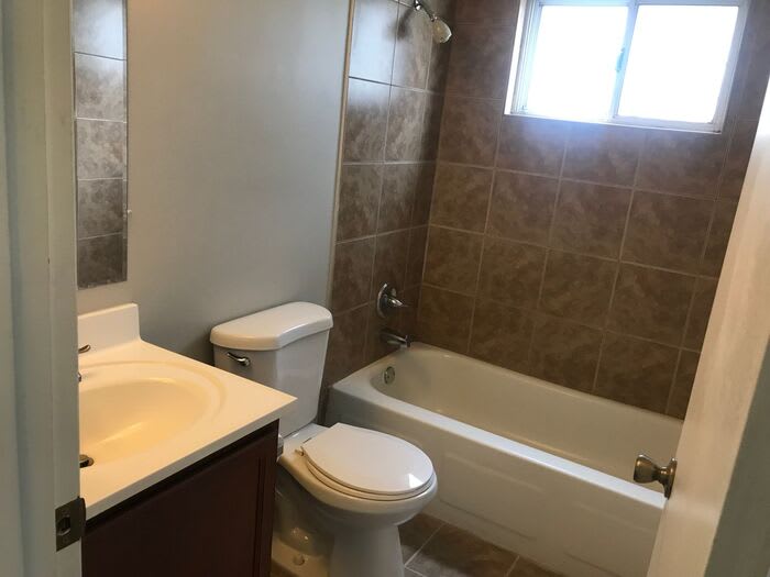11476 Warren Boulevard – photo 4