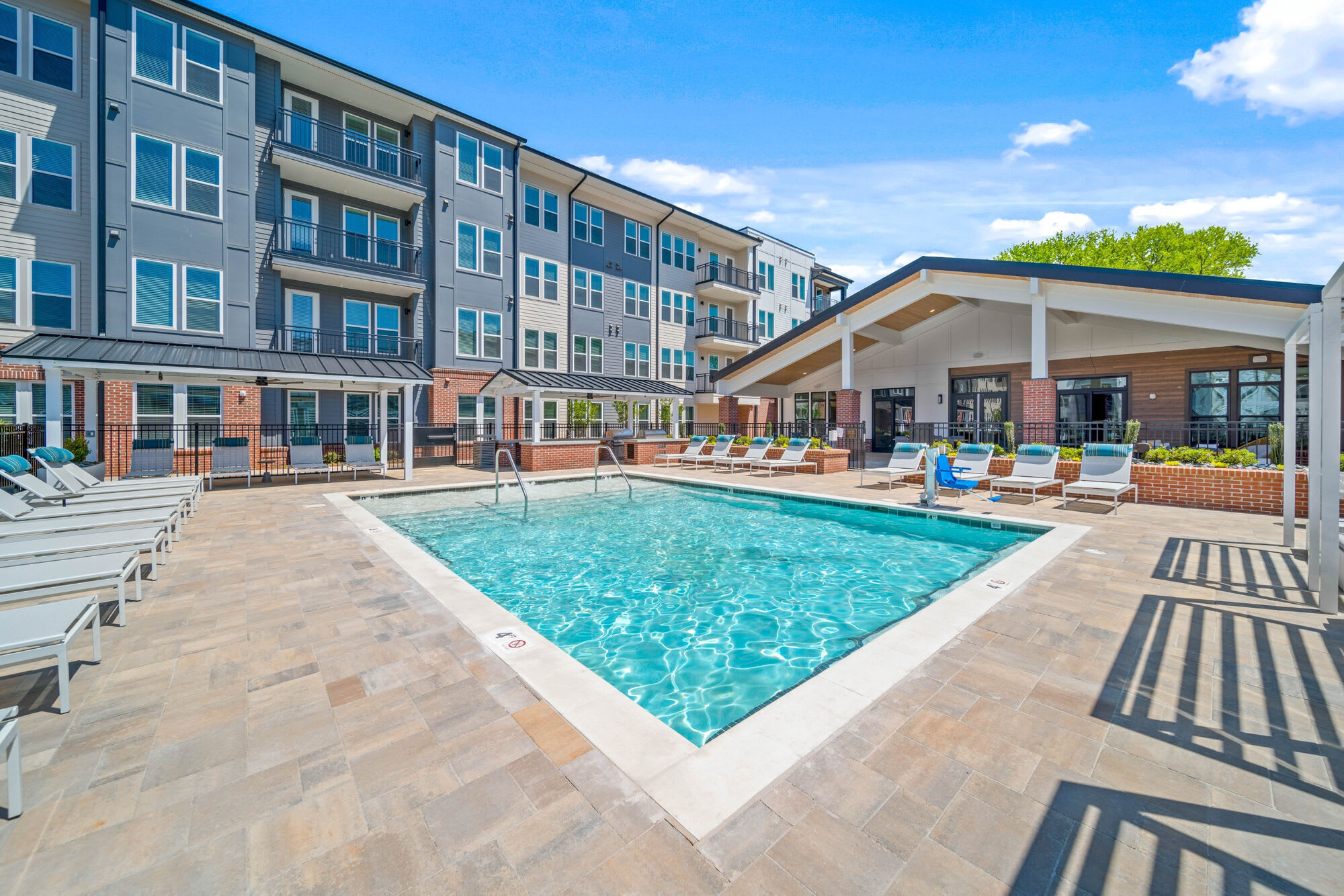 Miller And York Apartments – photo 1