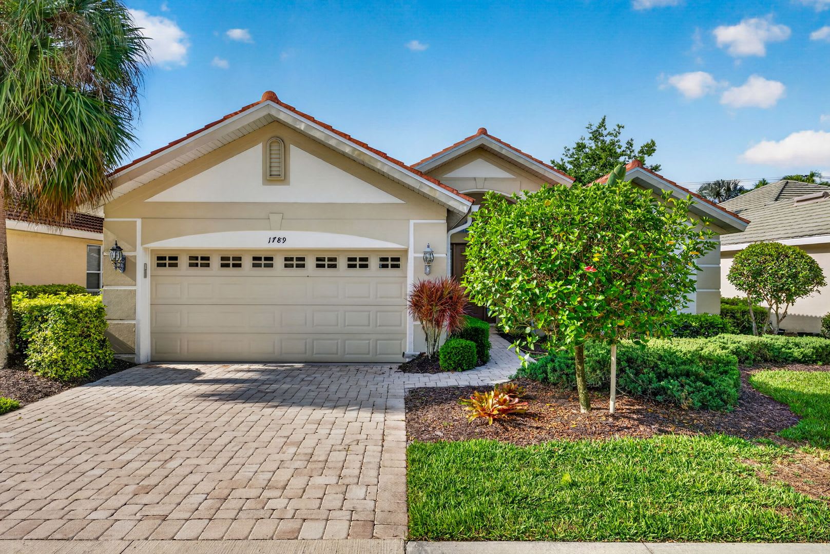 Calling All Golfers Beautiful Single Family Private Heated Pool Home In Stonebridge Country Club Naples Golf Transfer Home Offered Seasonal Or Annually – photo 2