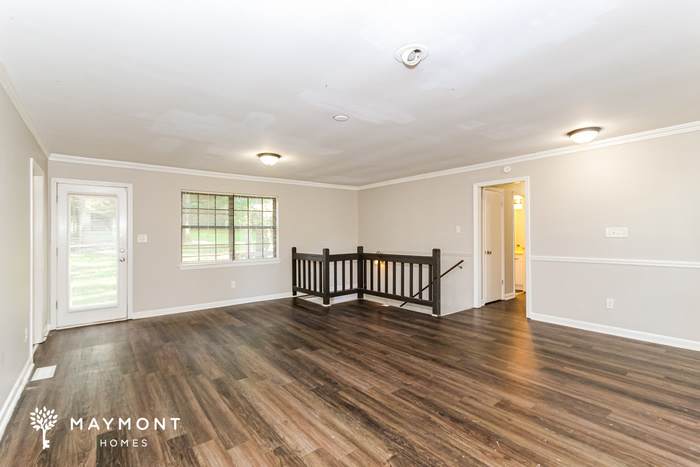 3405 Hilltop Road Southeast – photo 4