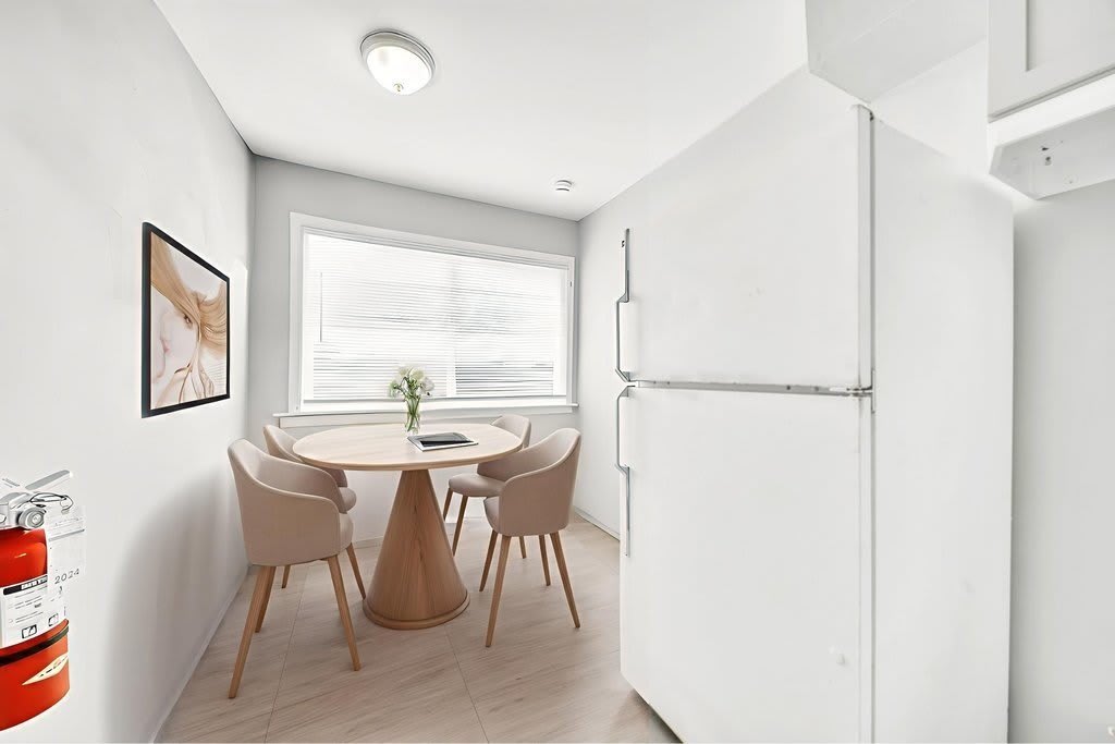 16048 Halsted Street – photo 4