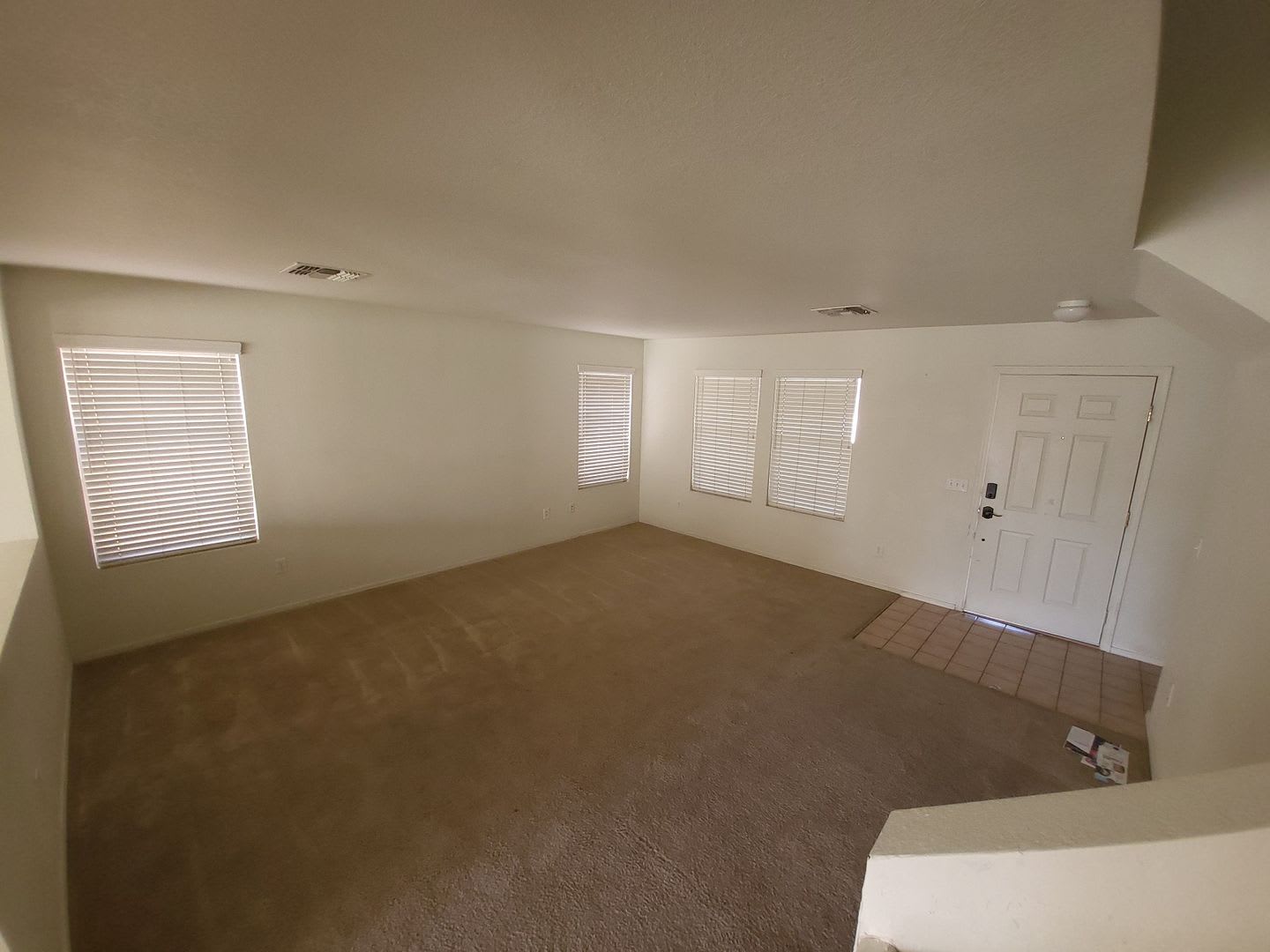 SPACIOUS HOME IN QUEEN CREEK! – photo 2