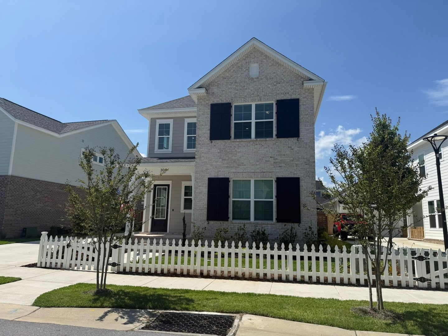Beautiful 5-Bedroom Home in Deer Moss Creek – Niceville with lawn care included – photo 1