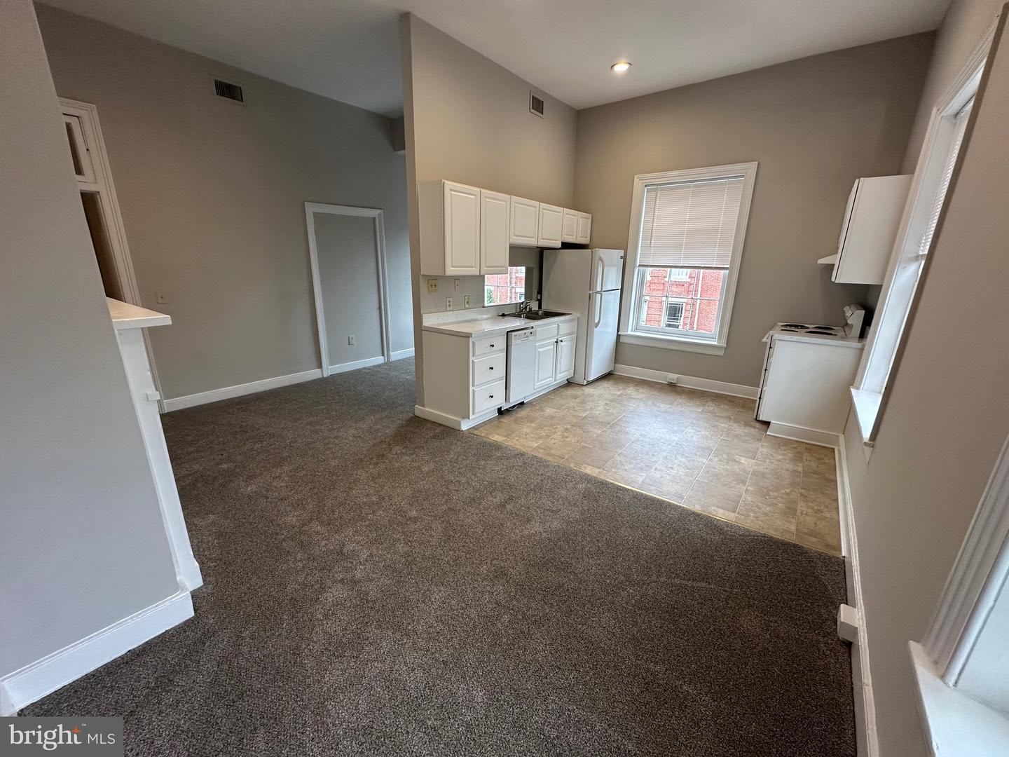 Now Available! 2 Bed 1 Bath Downtown Fredericksburg Apartment – photo 2