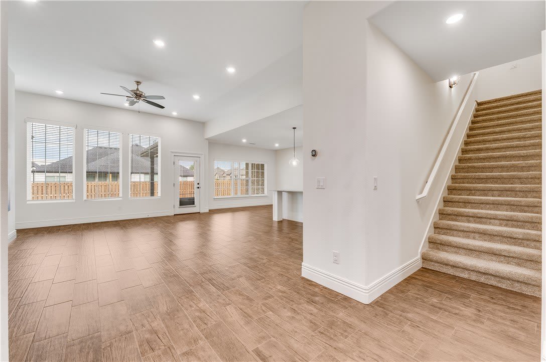 1100 Brandon Way – photo 4
