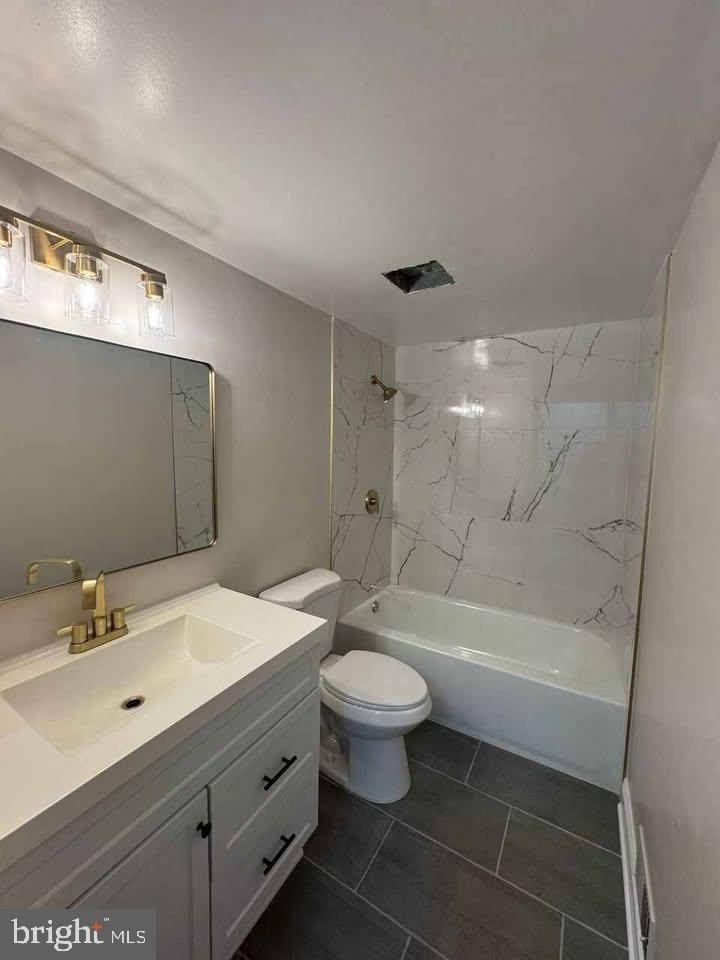 1317 HOLLINS Street – photo 4