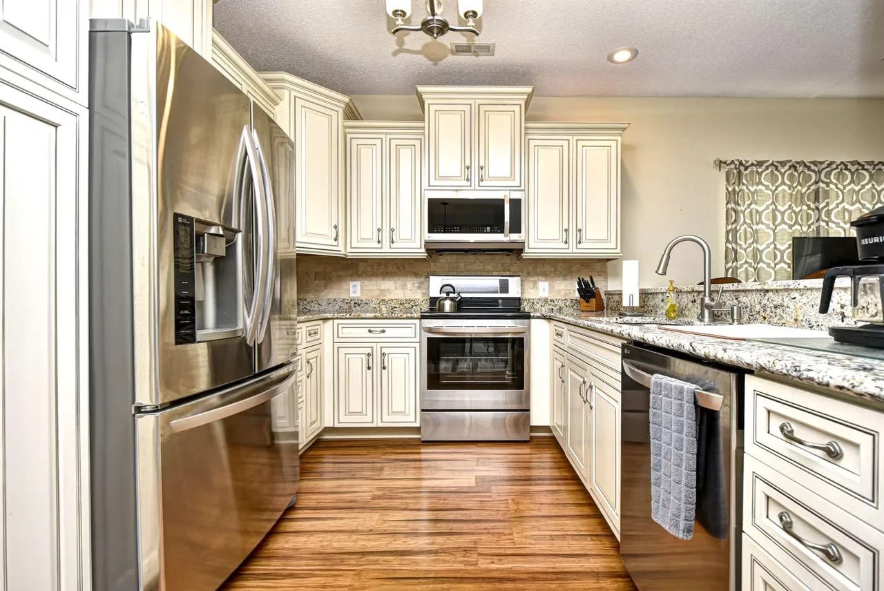 3307 Sweetwater Blvd – photo 3