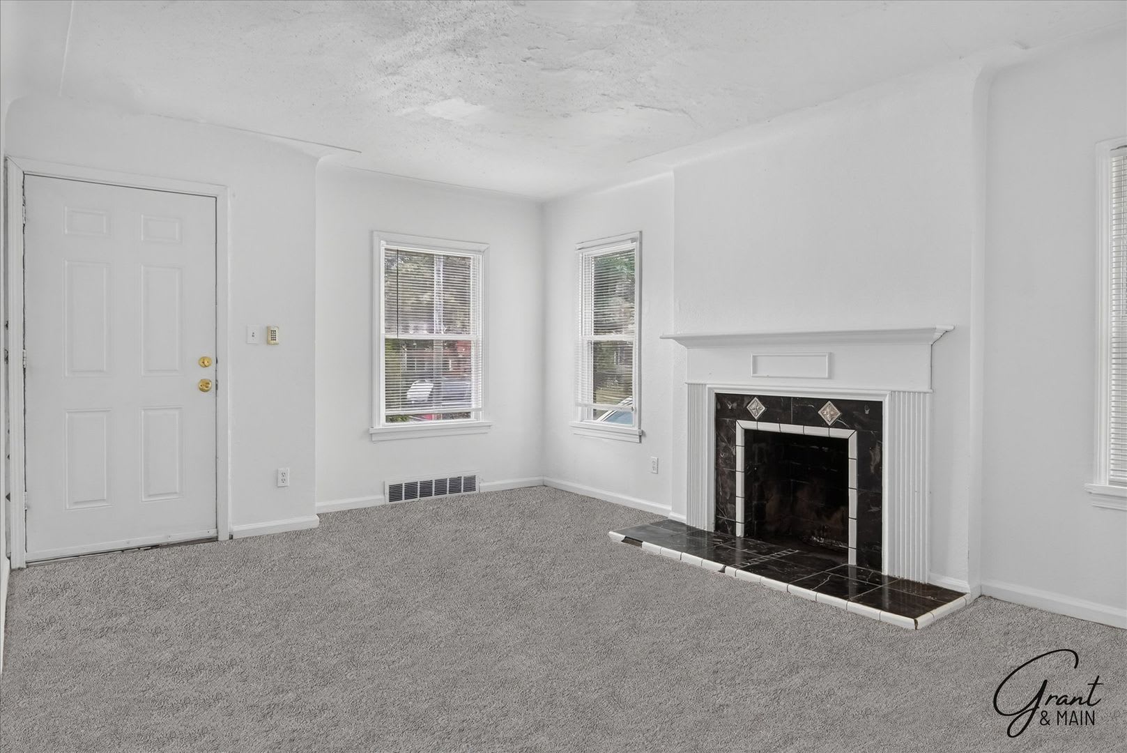 3 bedroom 1.5 bathroom bungalow – photo 5