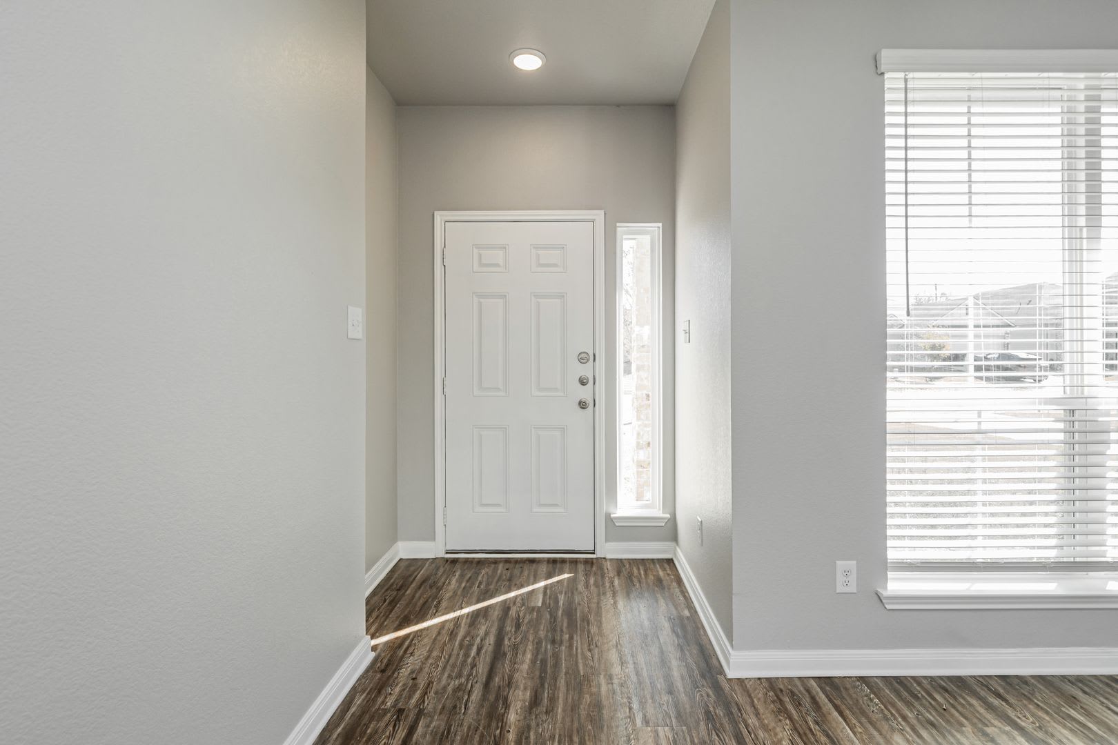 525 Fallbrook Dr – photo 3