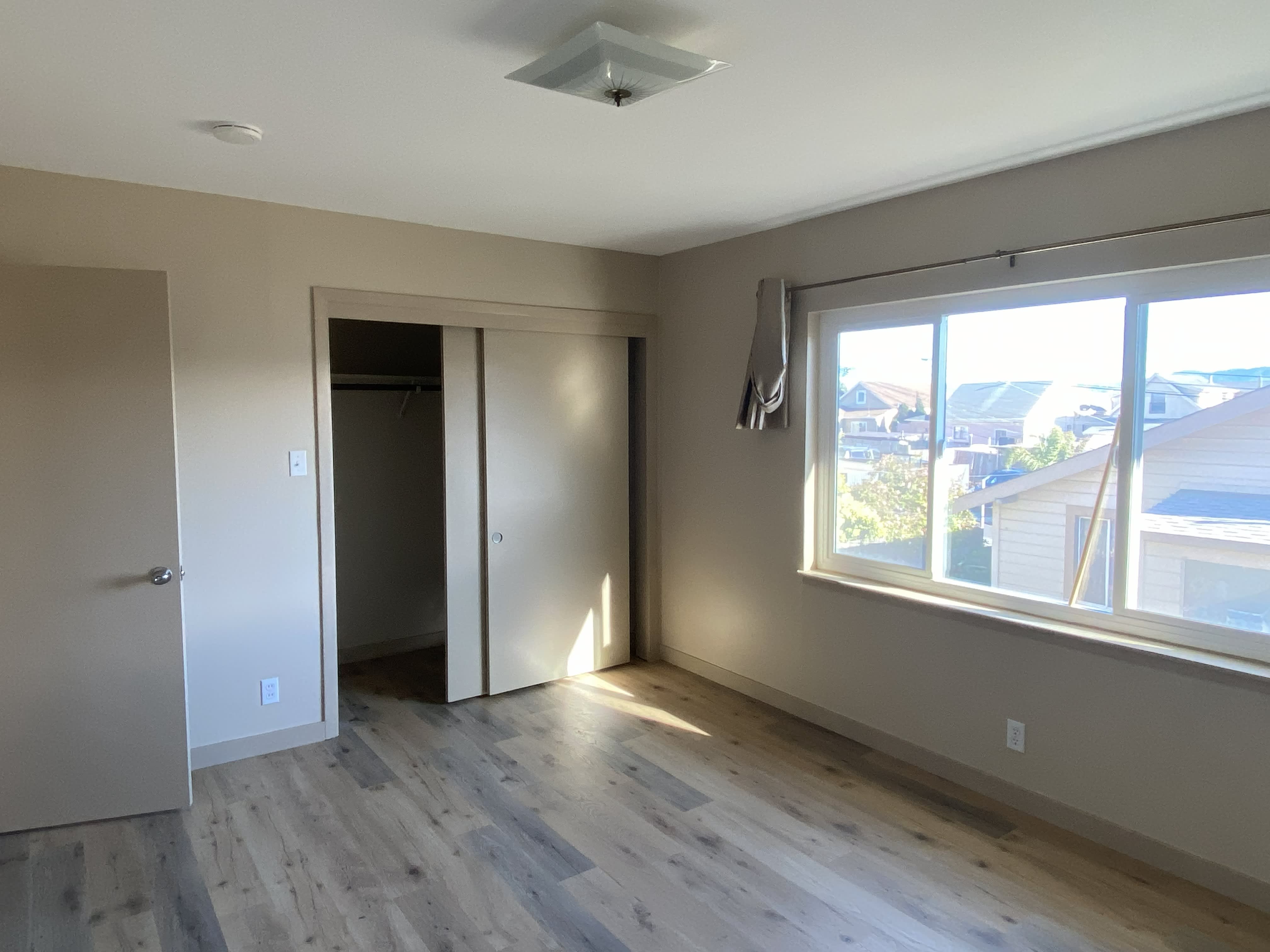 561 Miller Avenue – photo 2