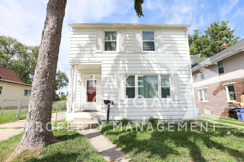 841 Capen Street Northeast – photo 1
