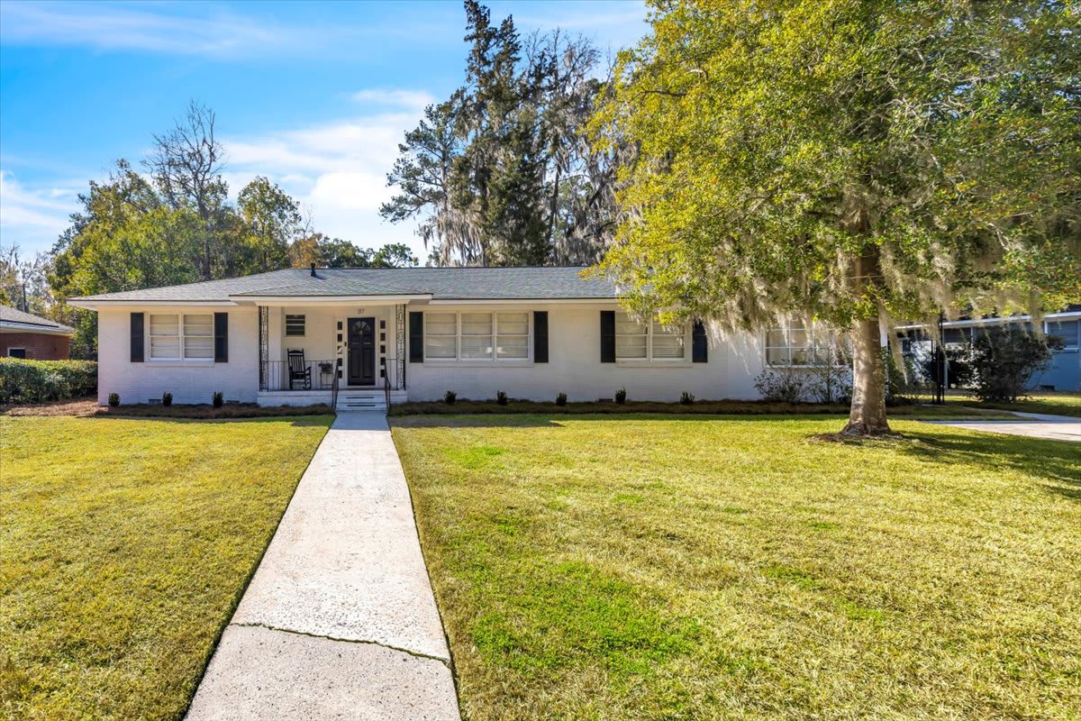 317 Kensington Drive – photo 2