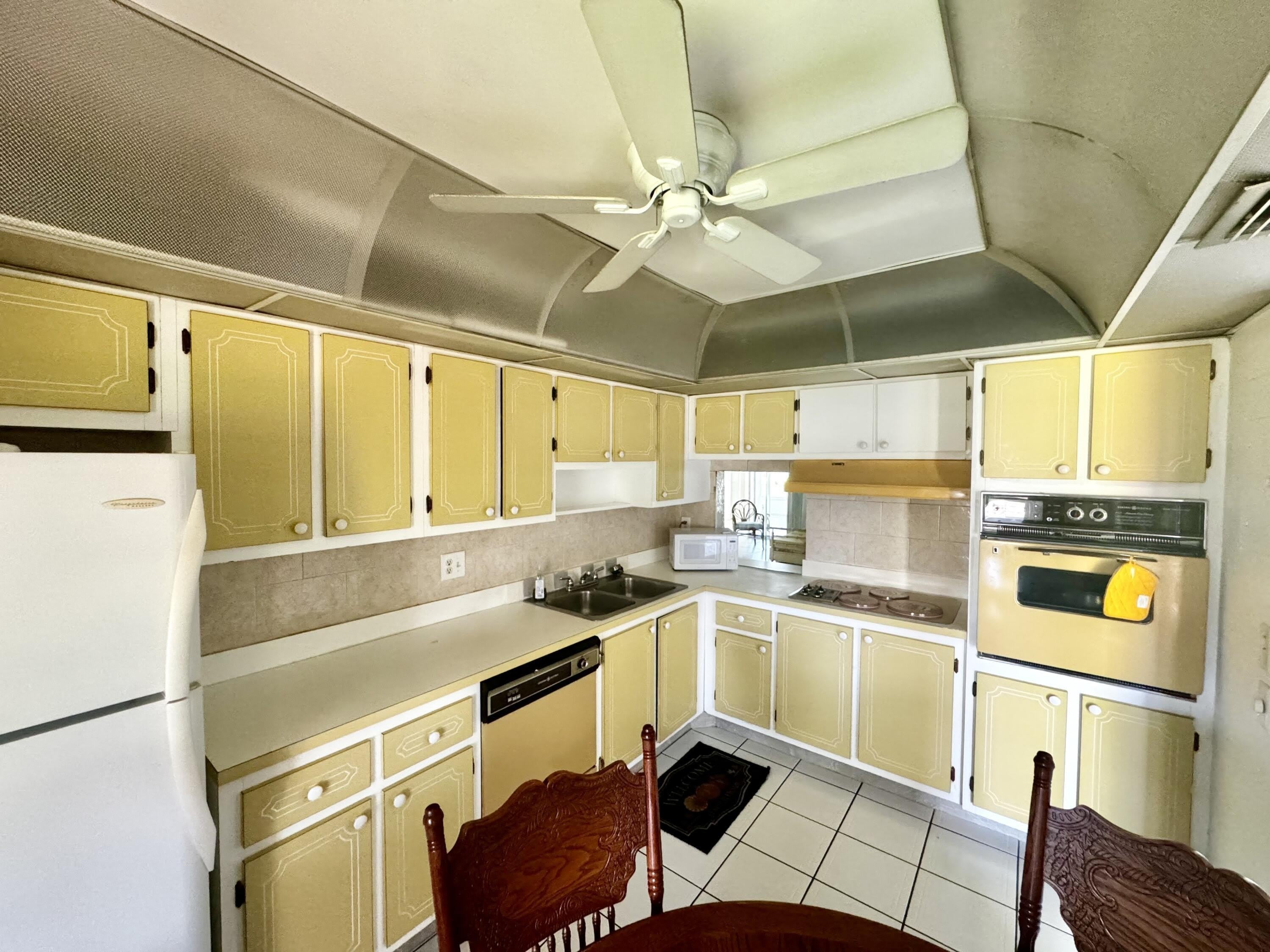 5725 E Fernley Dr E – photo 4
