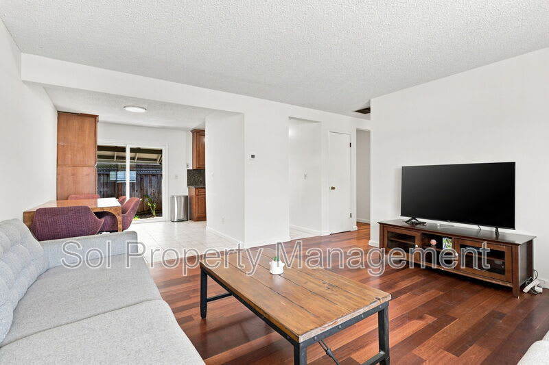 426 Swift Street – photo 3