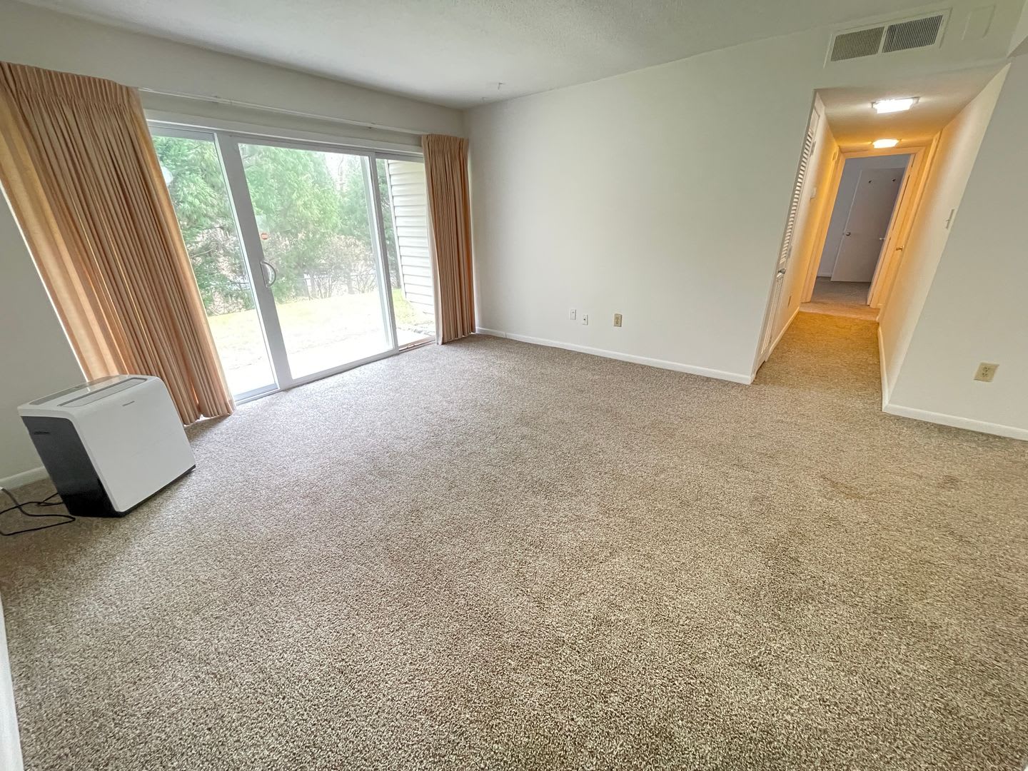 Perfectly Located Quiet Apartment Complex Just South Of Unc For Graduate Med Students Includes Water Sewer – photo 4