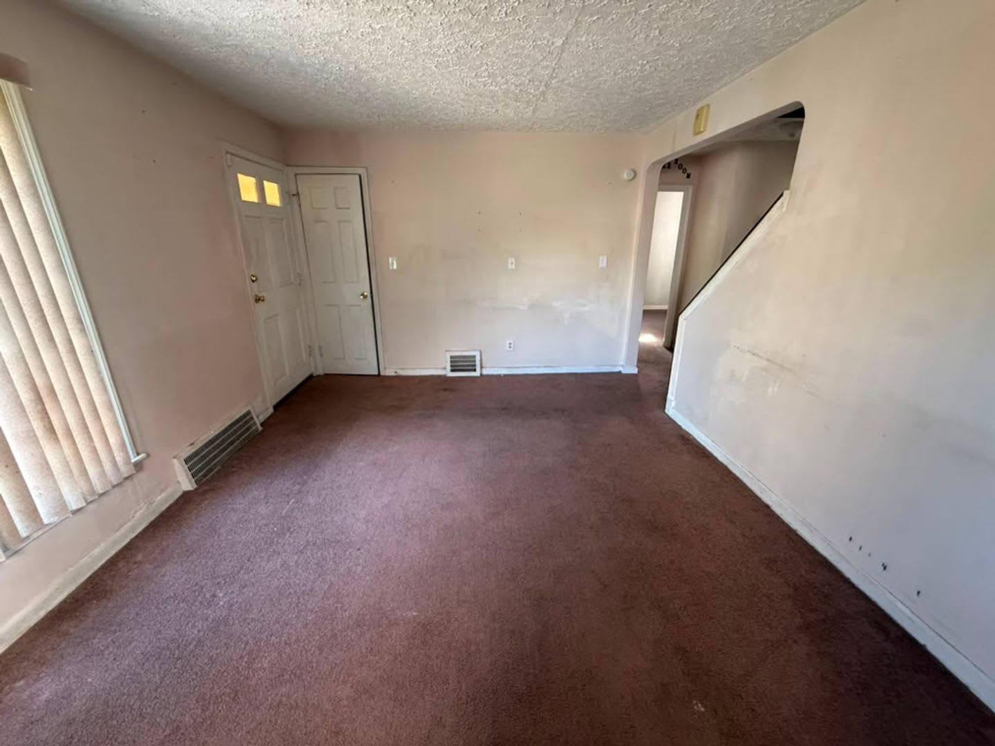 3-BED, 1 BATH BEAUTIFUL SINGLE- FAMILY HOME IN MAPLE HEIGHTS! – photo 4