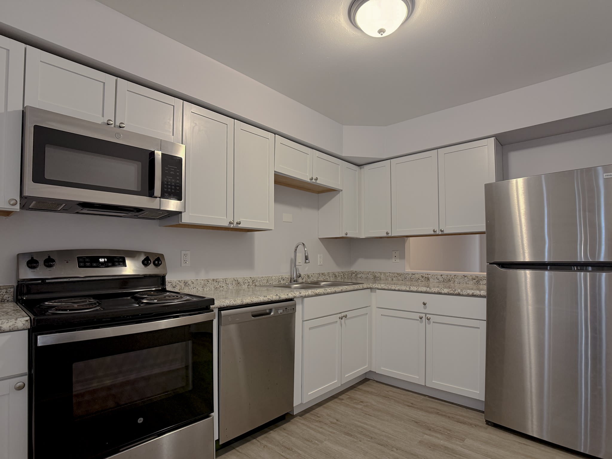 Waverly Flatz – photo 4
