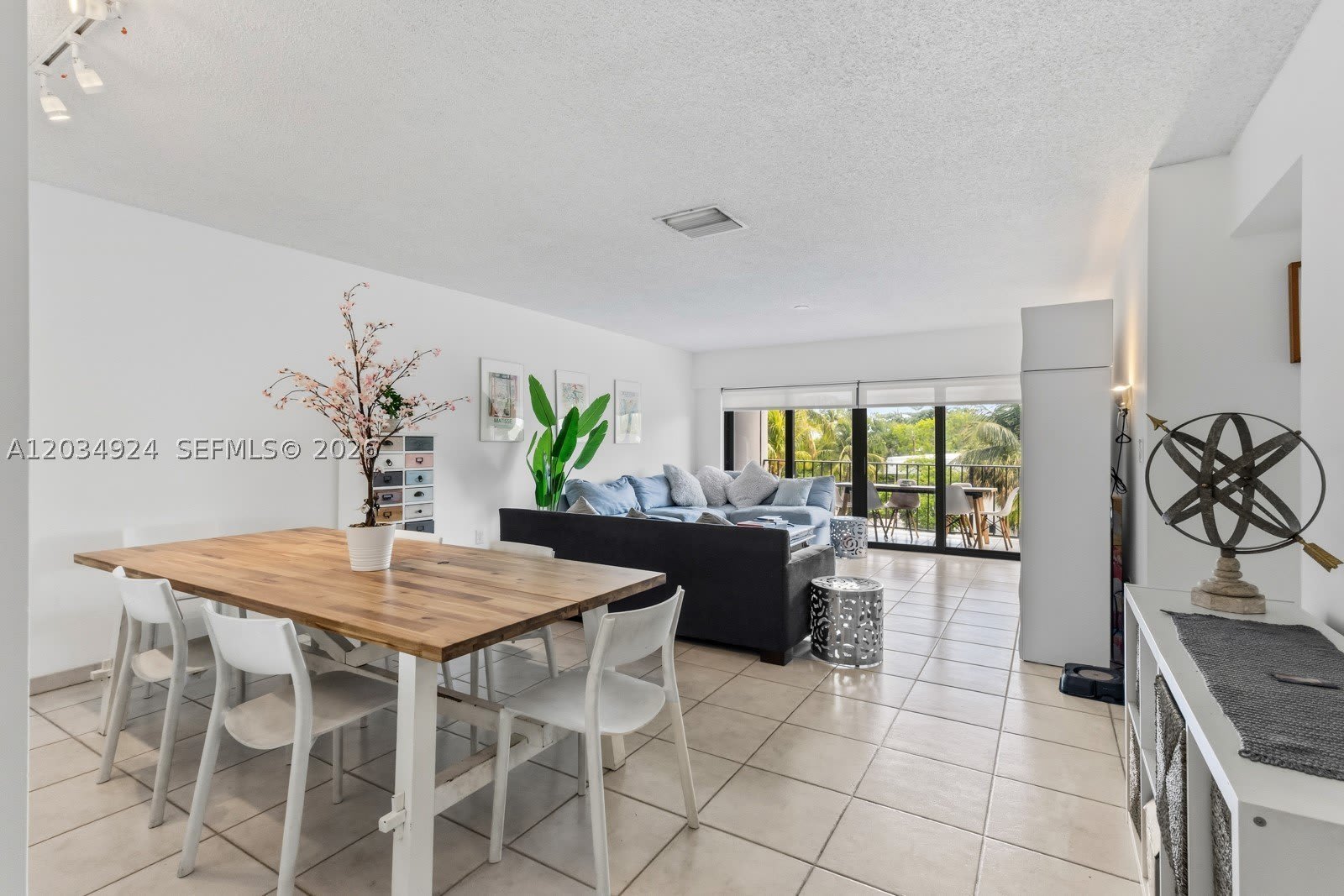 575 Crandon Blvd – photo 4