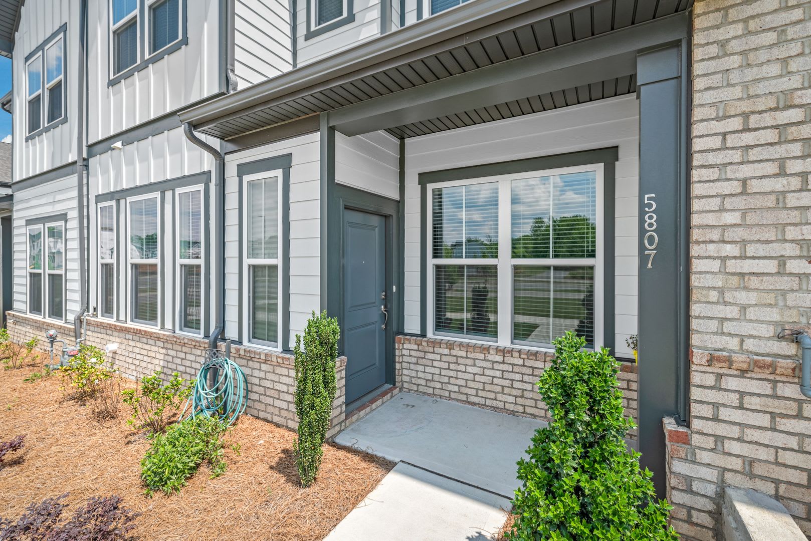 (Coming Soon) 4 Bedroom Townhome in Harrisburg! – photo 3