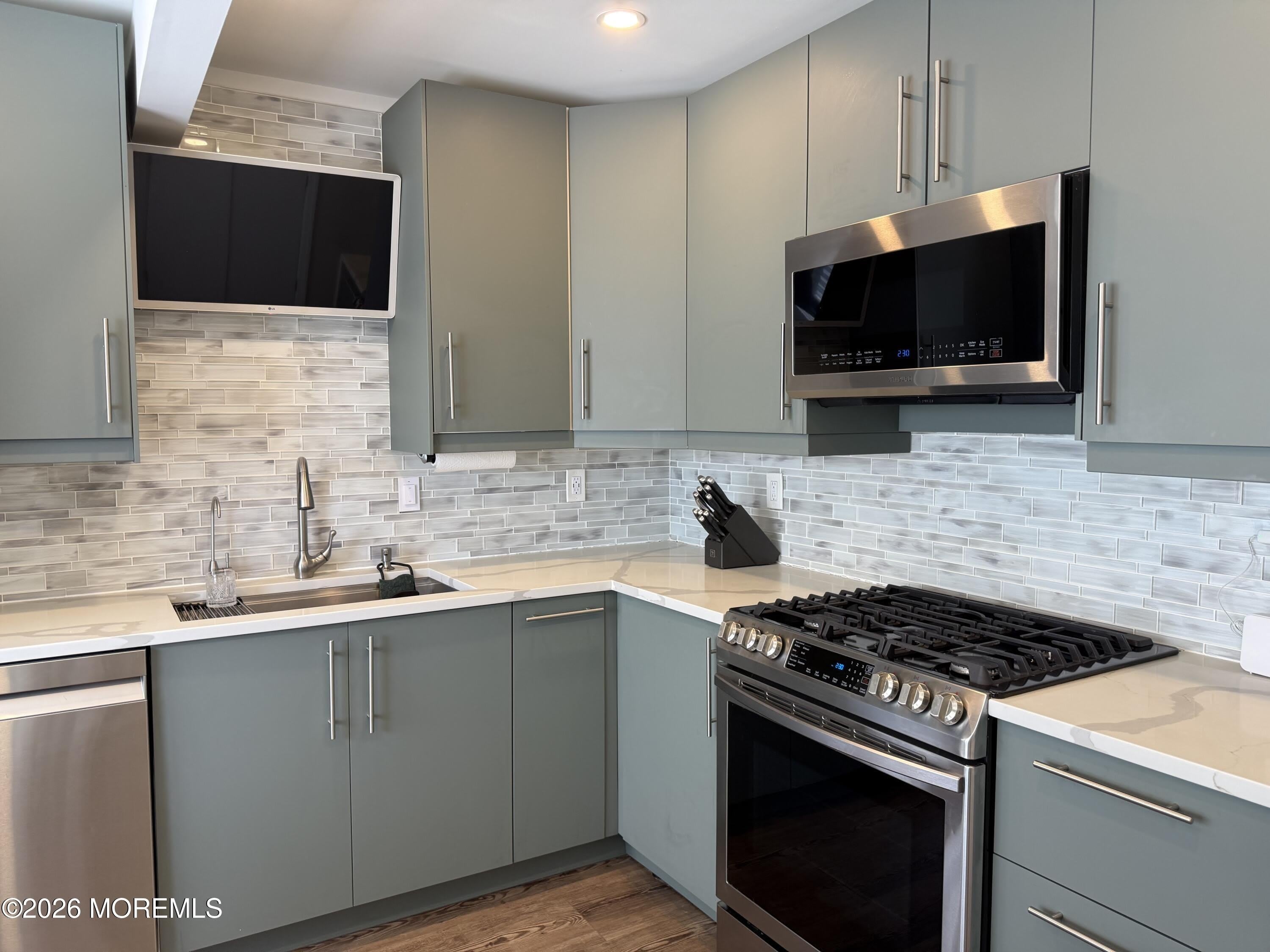 15 Beachway Avenue – photo 1