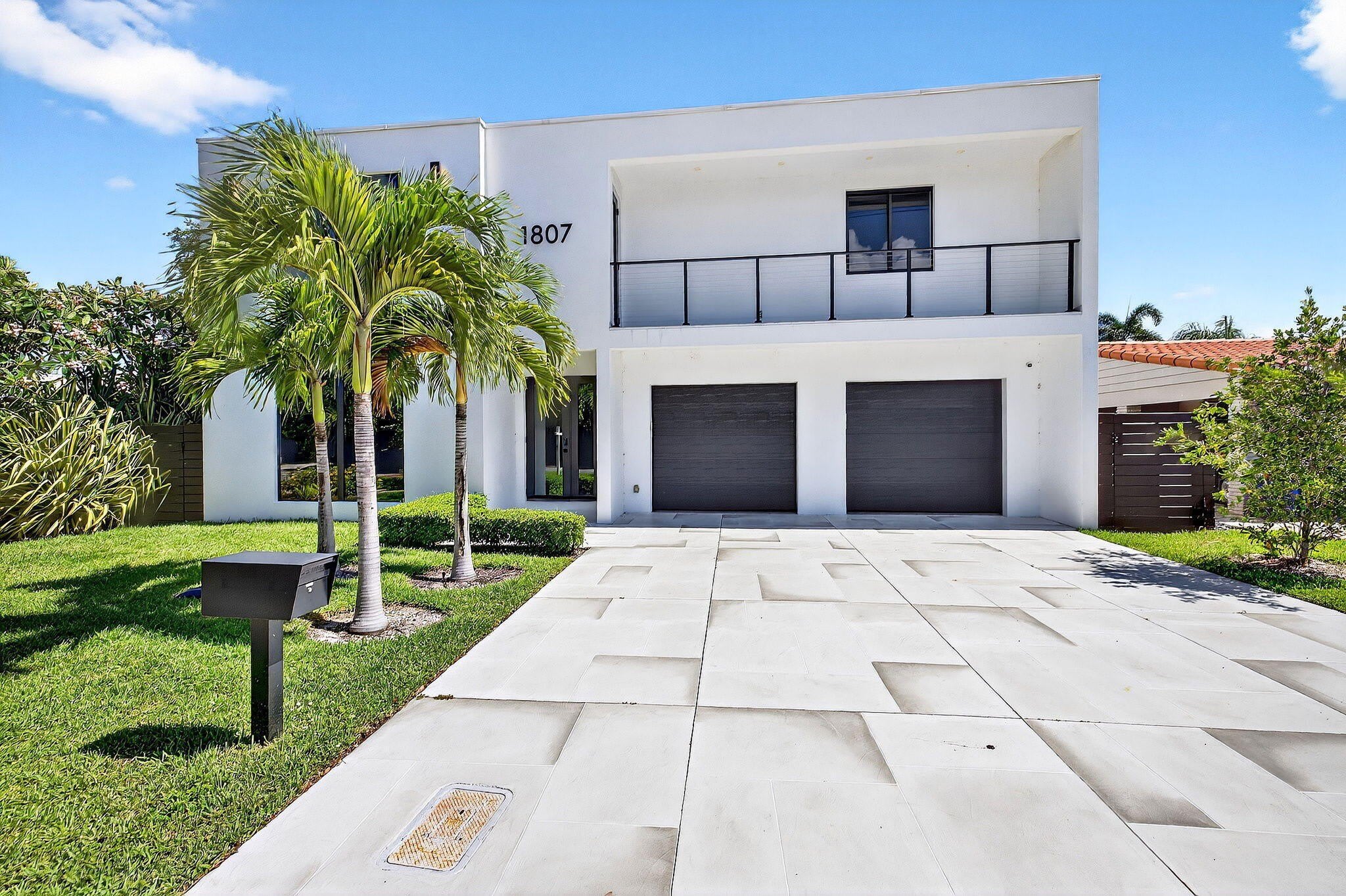 1807 Ne 18Th Street – photo 2