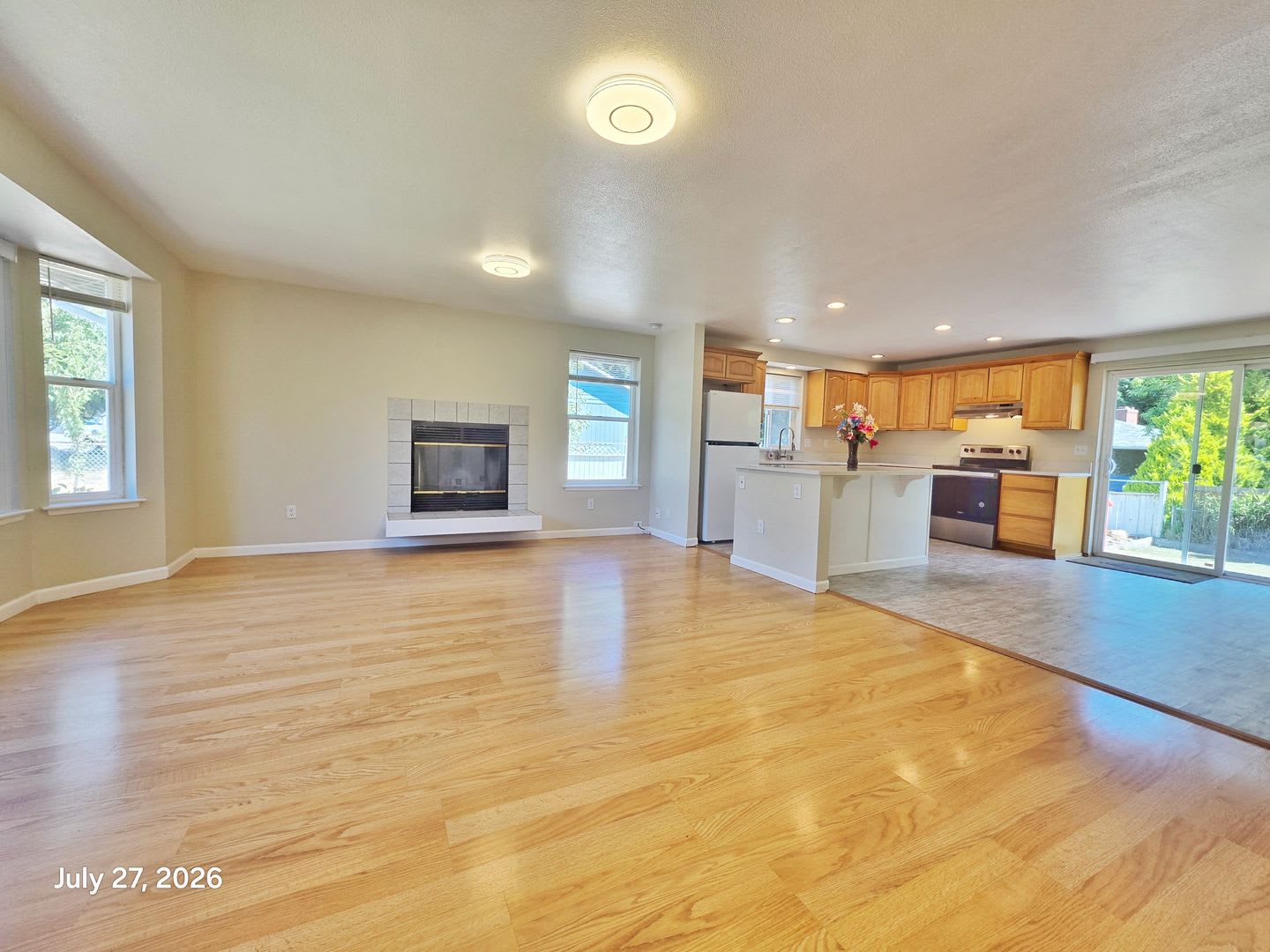 Charming 4 Bed 2 Bath Home In Des Moines Wa – photo 3
