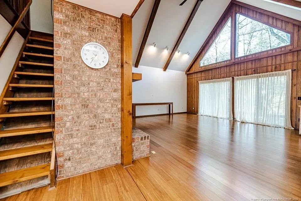 1906 Wedgewood Drive – photo 3