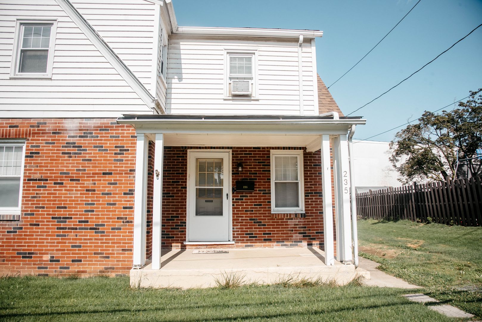 235 Adelia St – photo 4