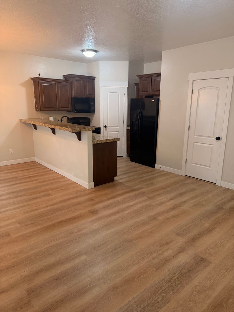 Cozy 3 bedroom 2.5 Bathroom Townhome – photo 3