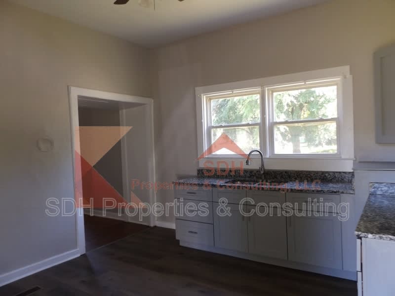 116 Aikman Avenue – photo 4