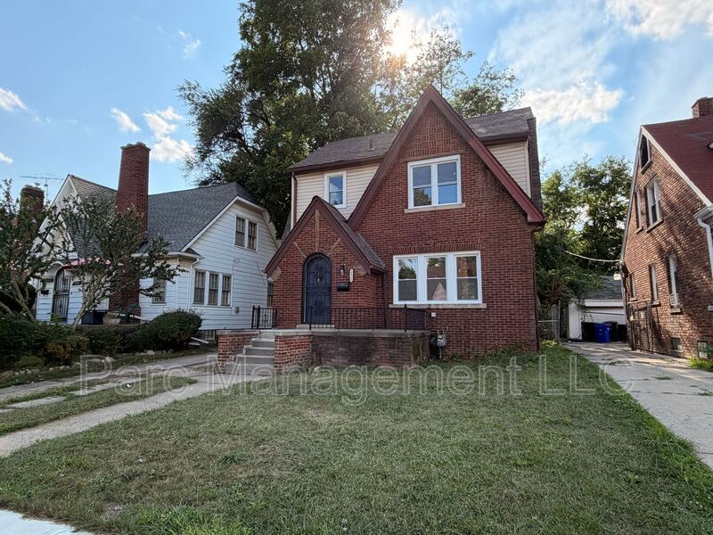 14869 Freeland Street – photo 2