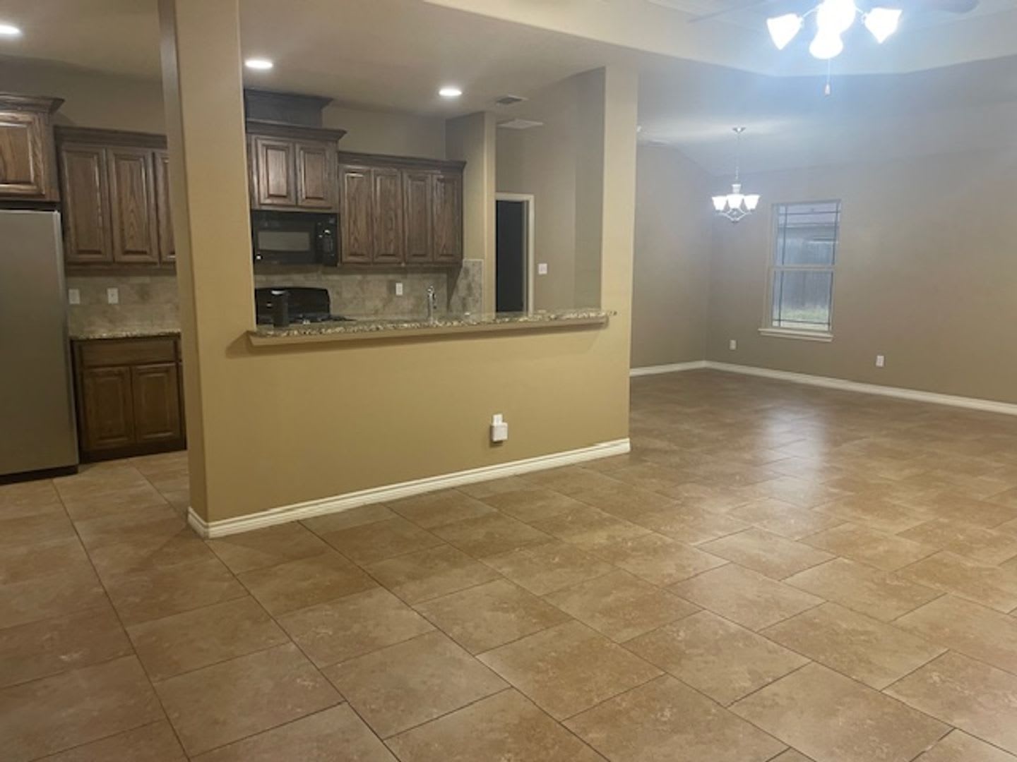 Beautiful Home in the Pinehollow Subdivision-Flour Bluff – photo 3