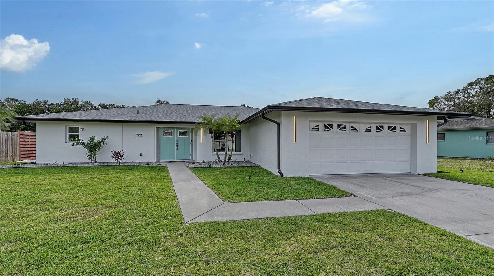 3924 HELENE Street – photo 4