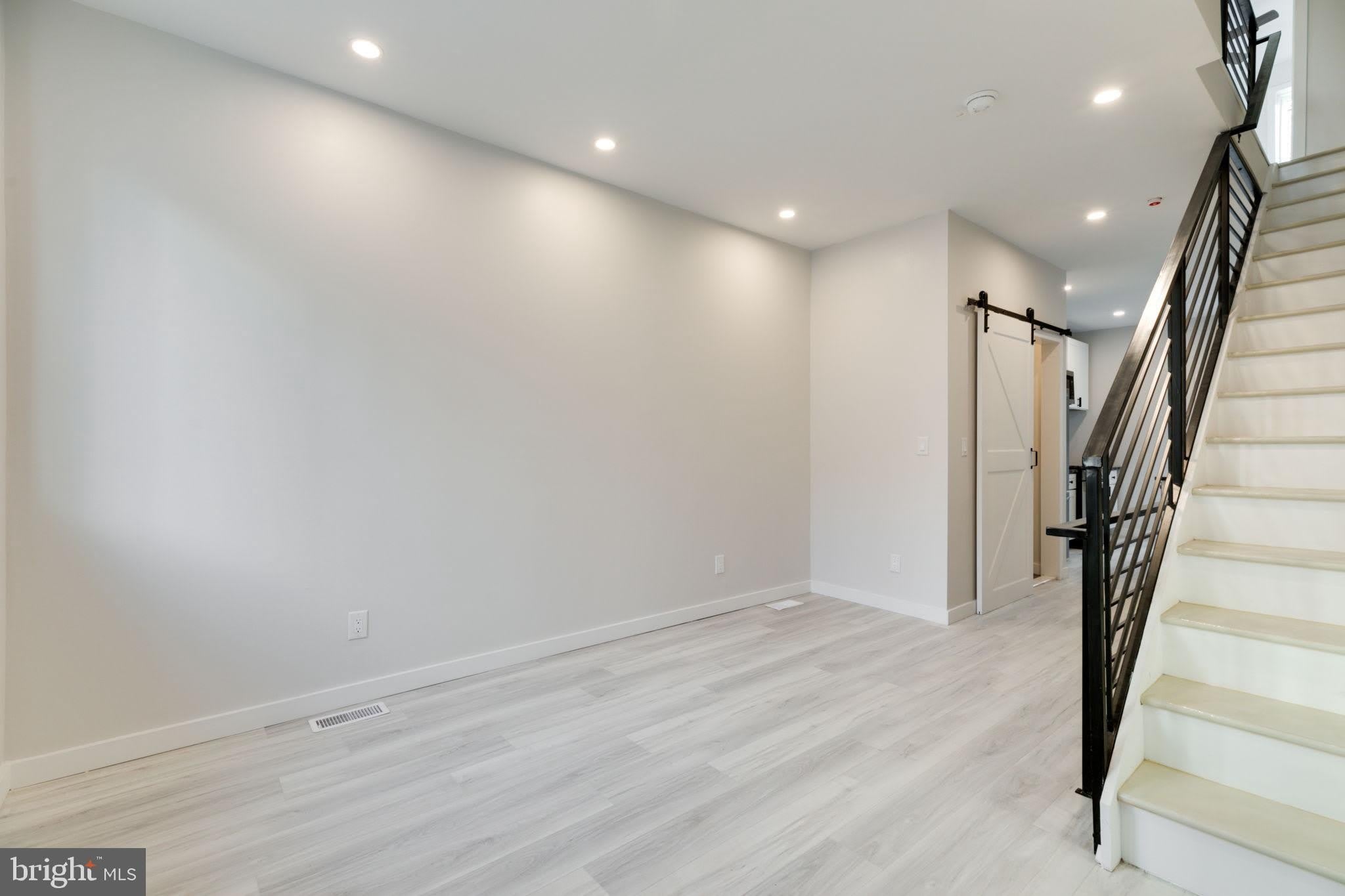 614 HOFFMAN Street – photo 5