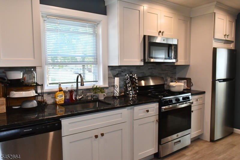 139 Ray St – photo 3