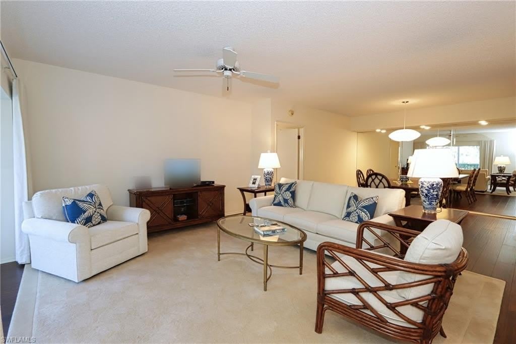 765 Willowbrook Dr – photo 2