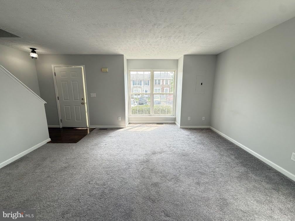 301 Sutton Court – photo 3