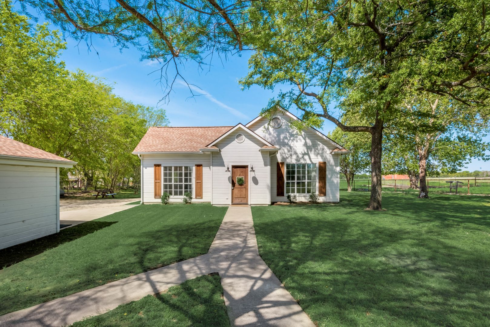 A must see country living home in McKinney! Melissa ISD – photo 3