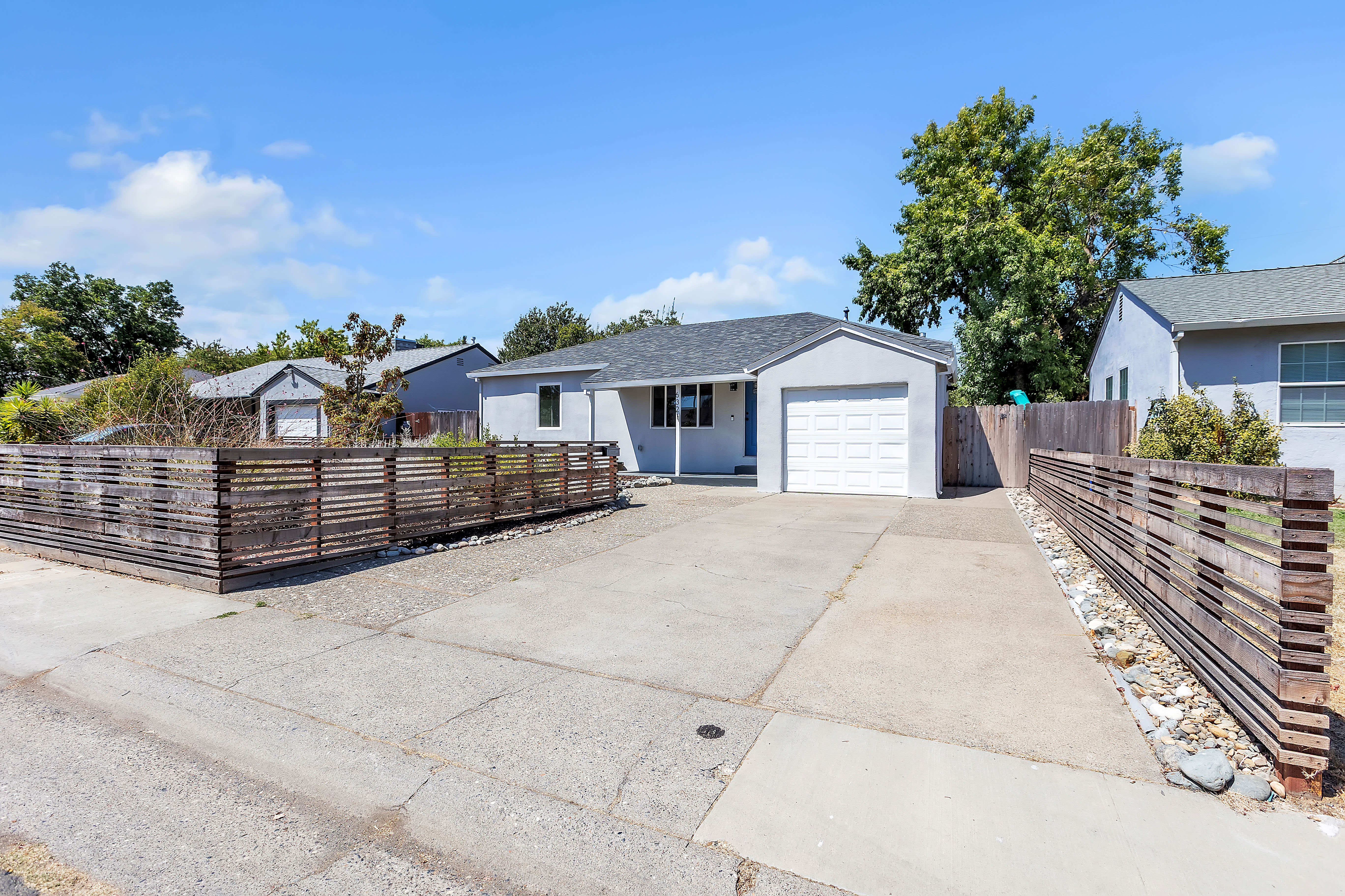 6321 35Th Ave – photo 1