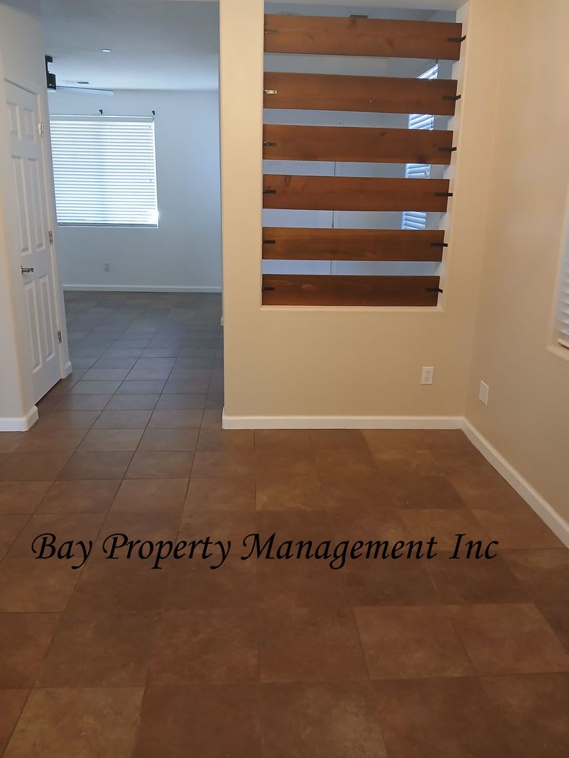 Move In Special 500 Off The First Month S Rent On A 1 Year Lease Beautiful 2 Story Home Next To The Park – photo 5