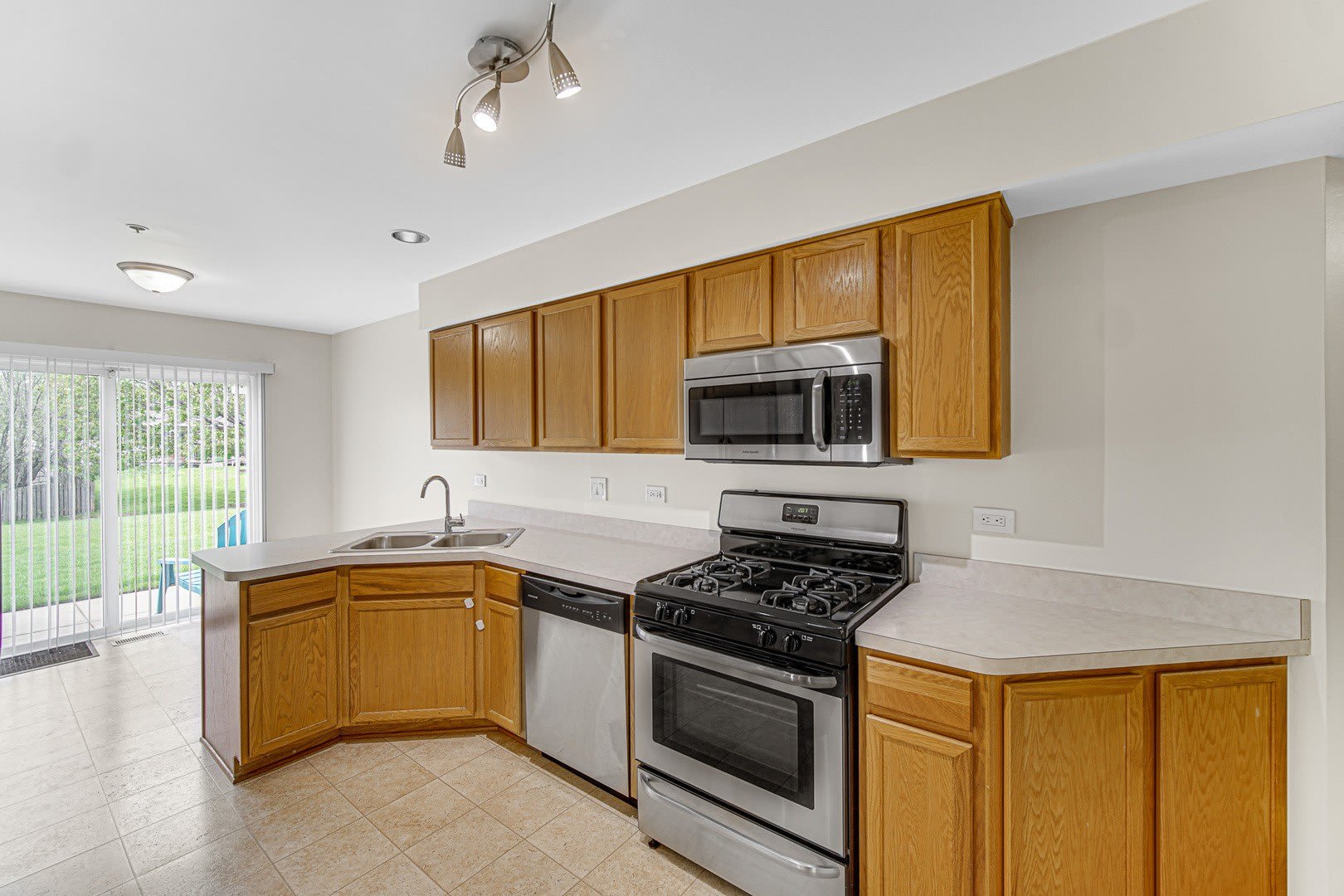 2588 Dickens Court – photo 5