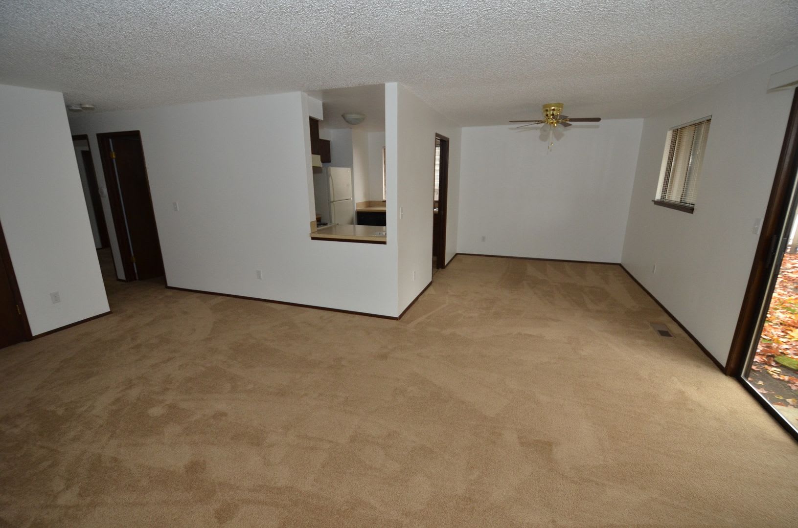 Charming 2-bedroom Townhome Near Downtown Beaverton! – photo 5