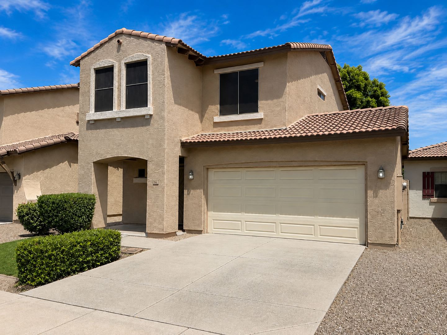 Spacious 3-Bedroom Glendale Home with Garage, Pool & Private Yard *NEW Carpets* – photo 2