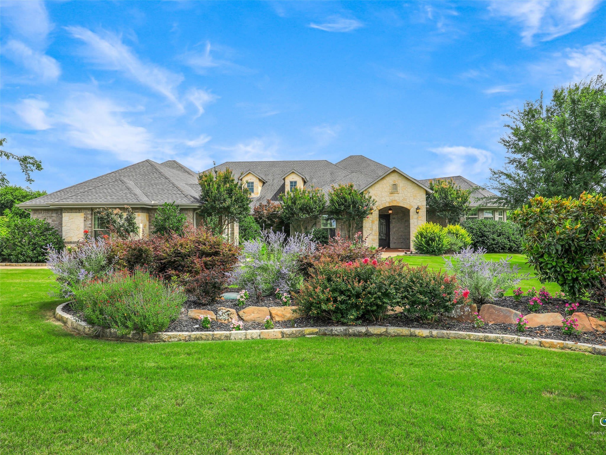 4428 Lake Breeze Drive – photo 2