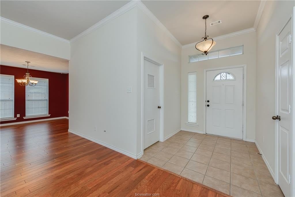 1207 Portsmouth Court – photo 4