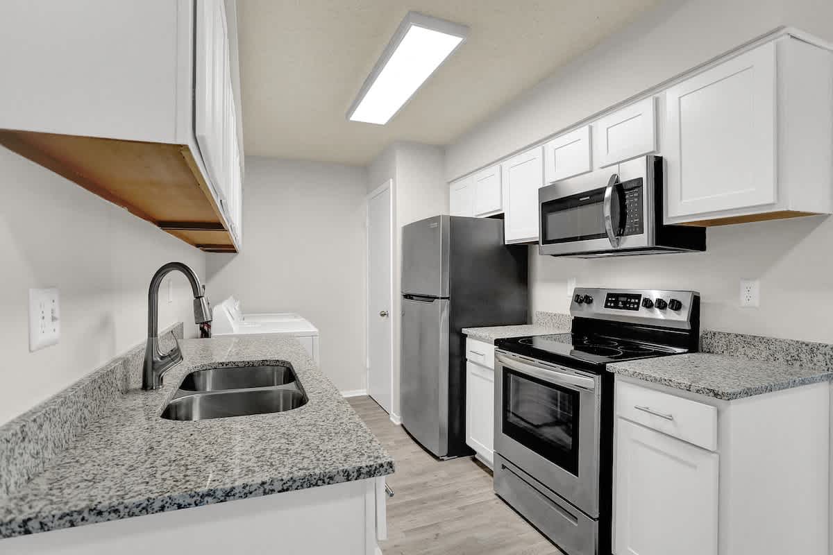 Rock Creek Apartments – photo 4